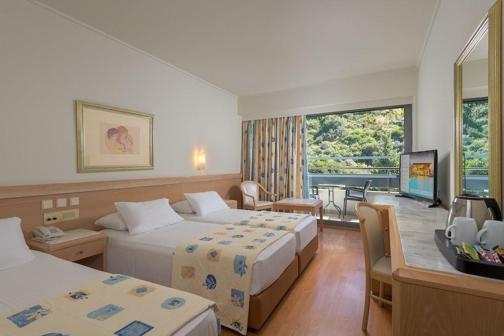 Oceanis Beach Hotel Ixia  Exterior photo
